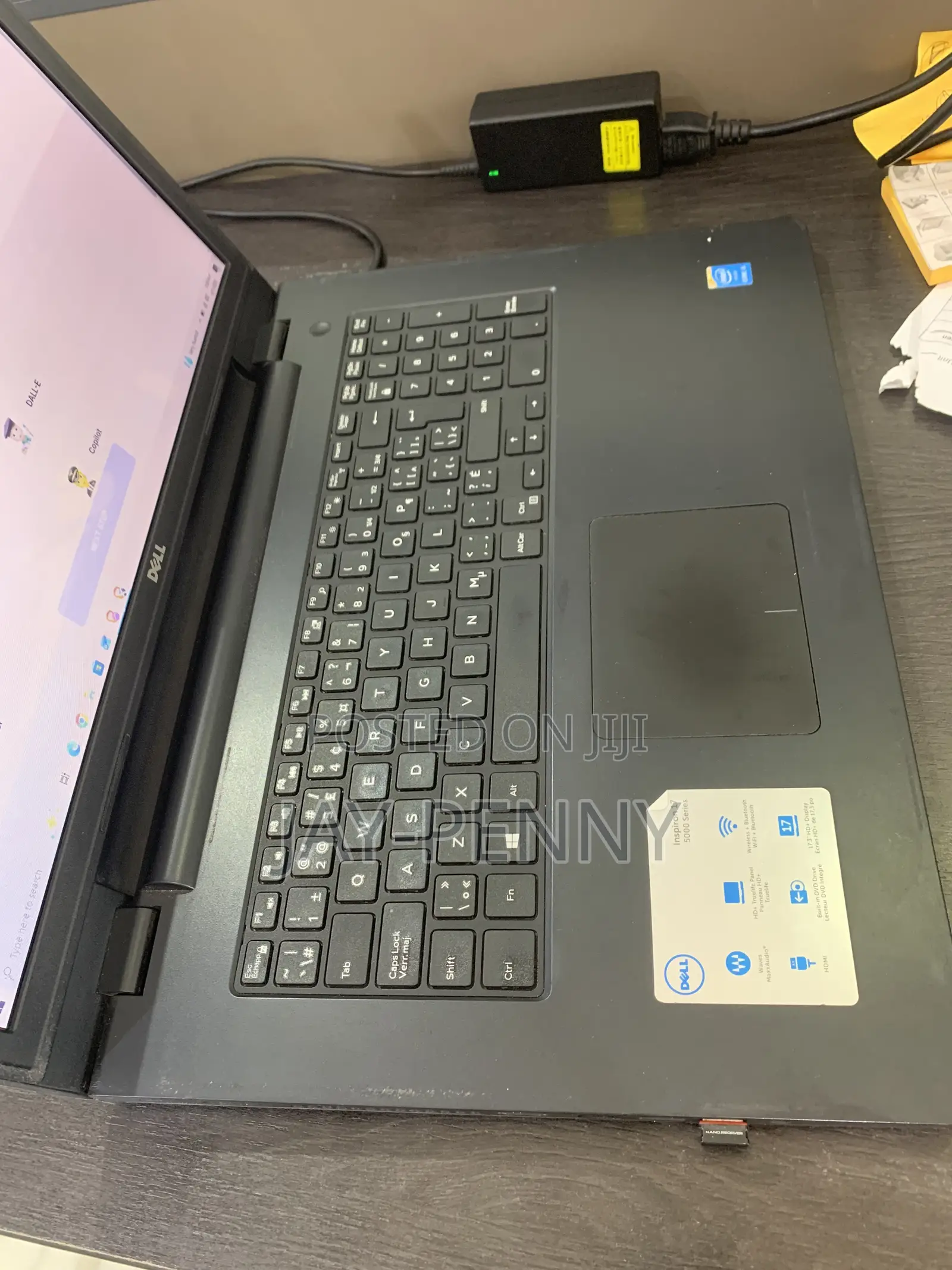 Laptop Dell Inspiron 17 5000 8GB Intel Core i5 SSD 256GB