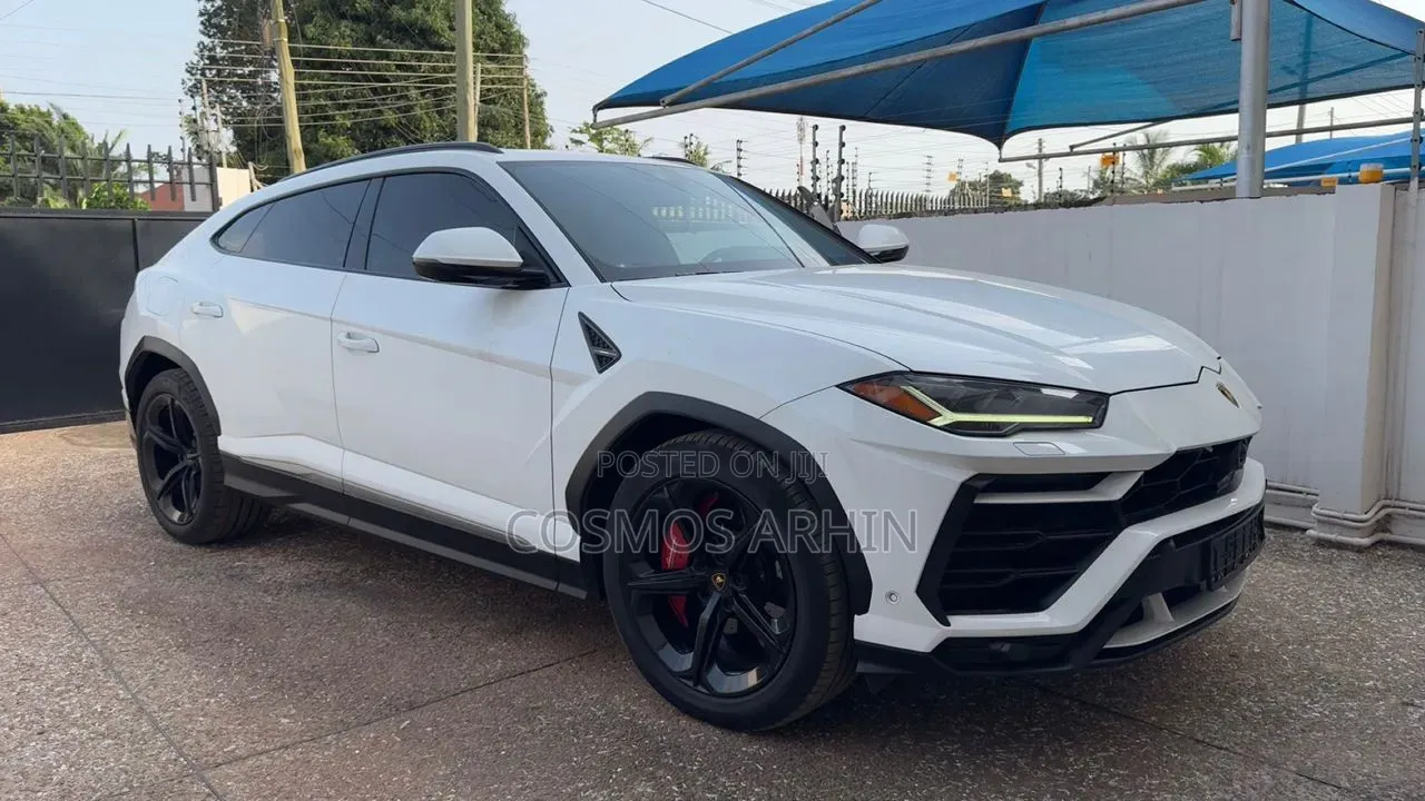 Lamborghini Urus 2025 White