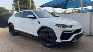 Lamborghini Urus 2025 White