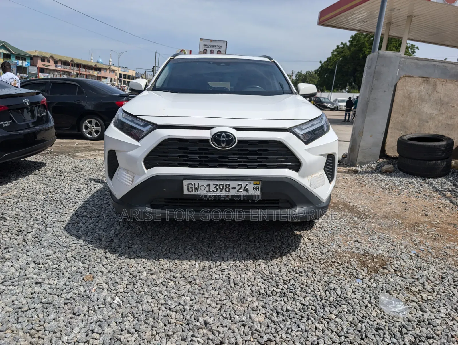 Toyota RAV4 XLE Premium 2022 Red