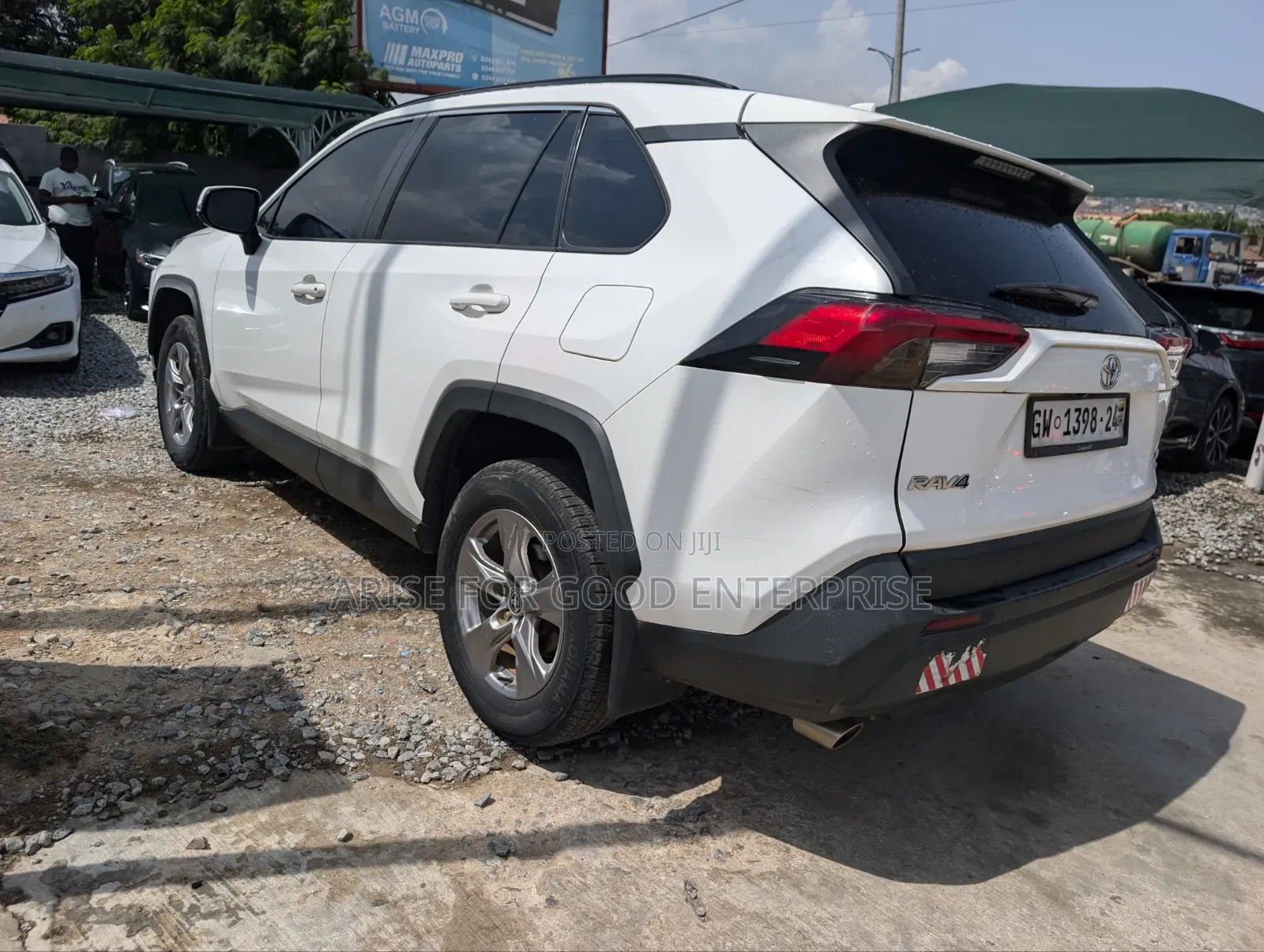 Toyota RAV4 XLE Premium 2022 Red