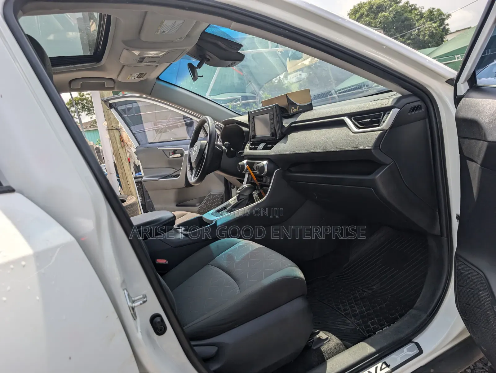 Toyota RAV4 XLE Premium 2022 Red