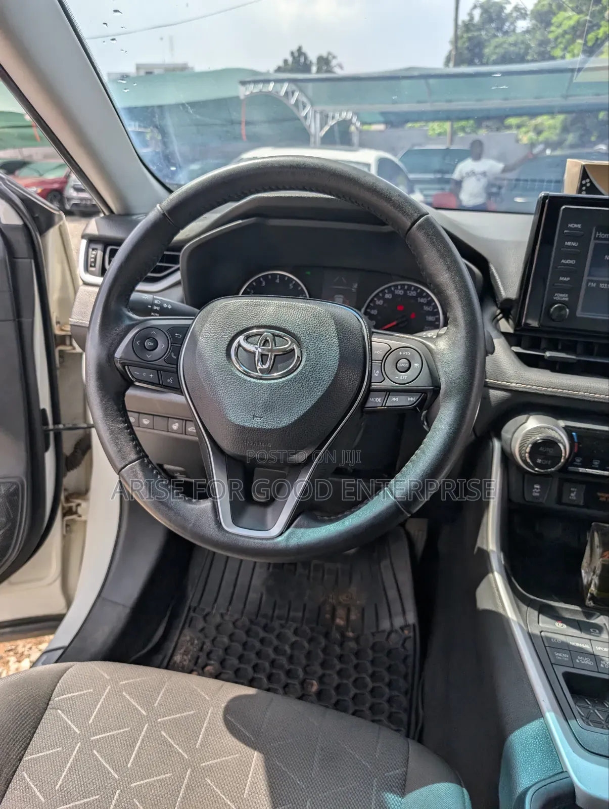Toyota RAV4 XLE Premium 2022 Red