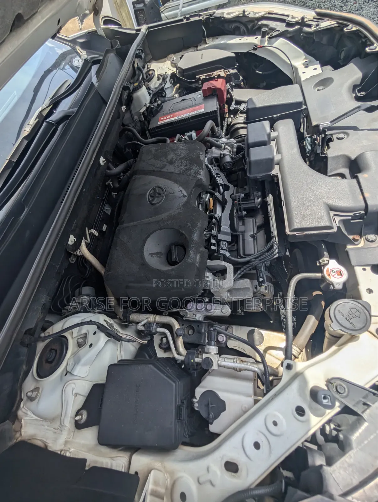Toyota RAV4 XLE Premium 2022 Red