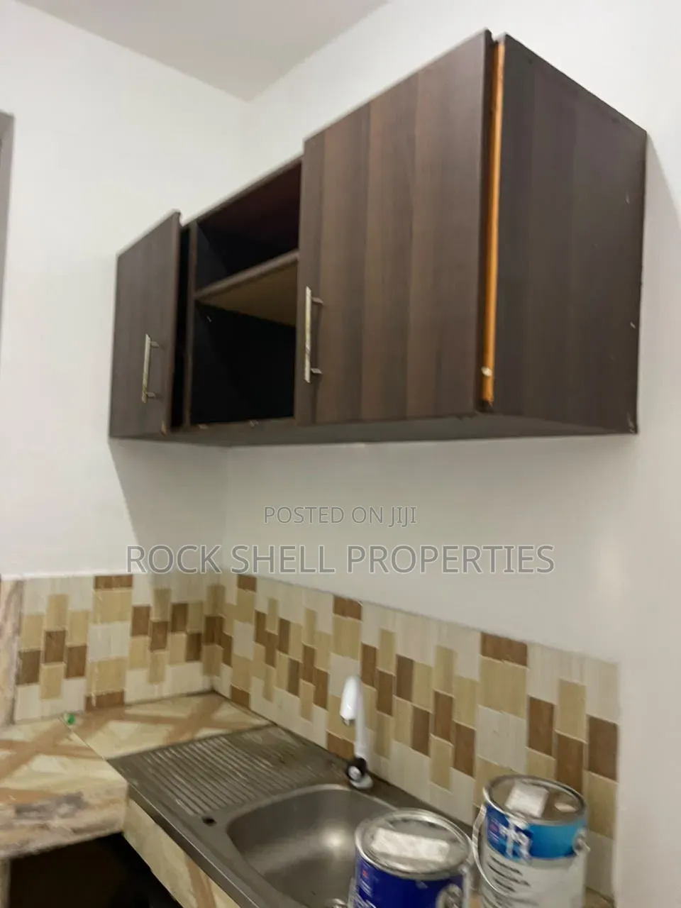 1bdrm Apartment in Rock-Shell, Adenta for rent