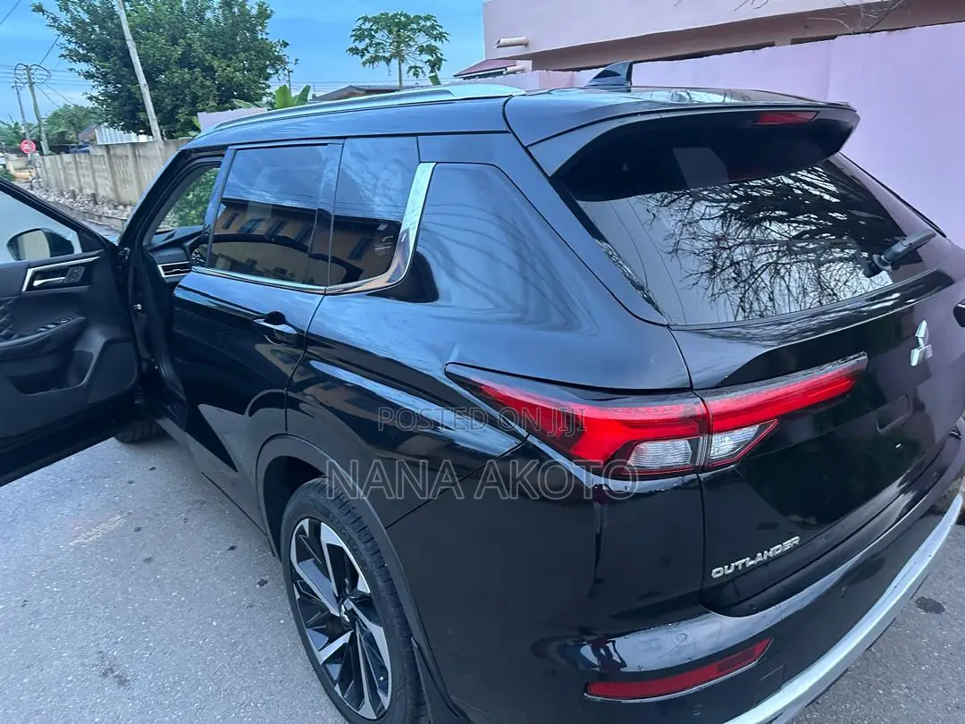 Mitsubishi Outlander SEL 2023 Black
