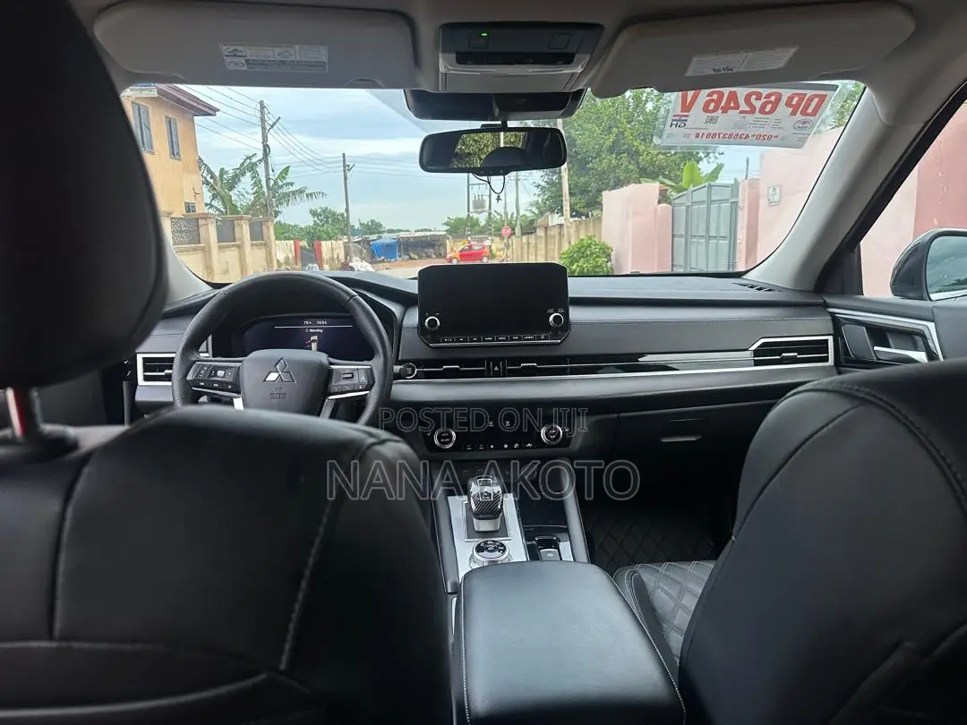 Mitsubishi Outlander SEL 2023 Black