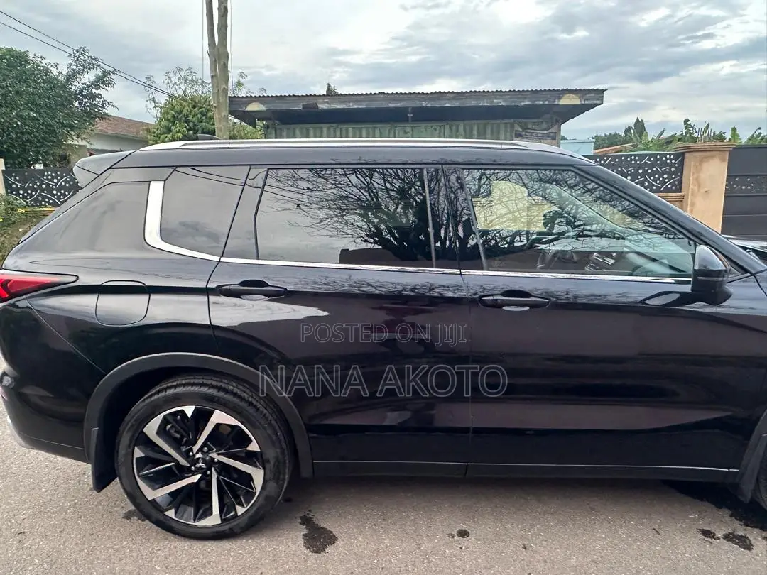 Mitsubishi Outlander SEL 2023 Black
