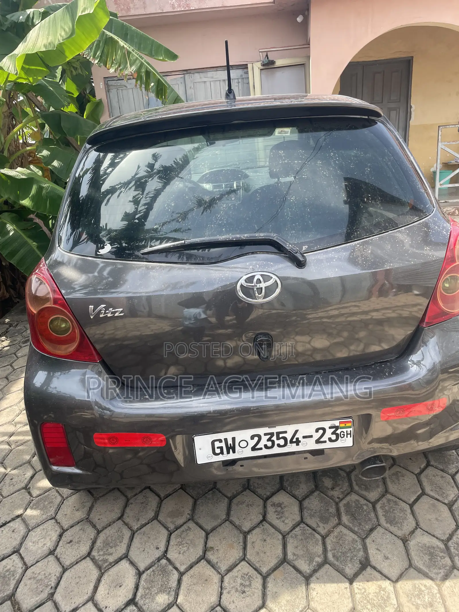 Toyota Vitz 1.3 AWD 5dr 2010 Gray