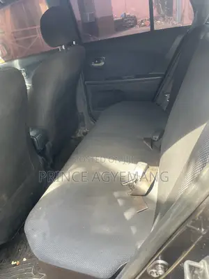 Toyota Vitz 1.3 AWD 5dr 2010 Gray