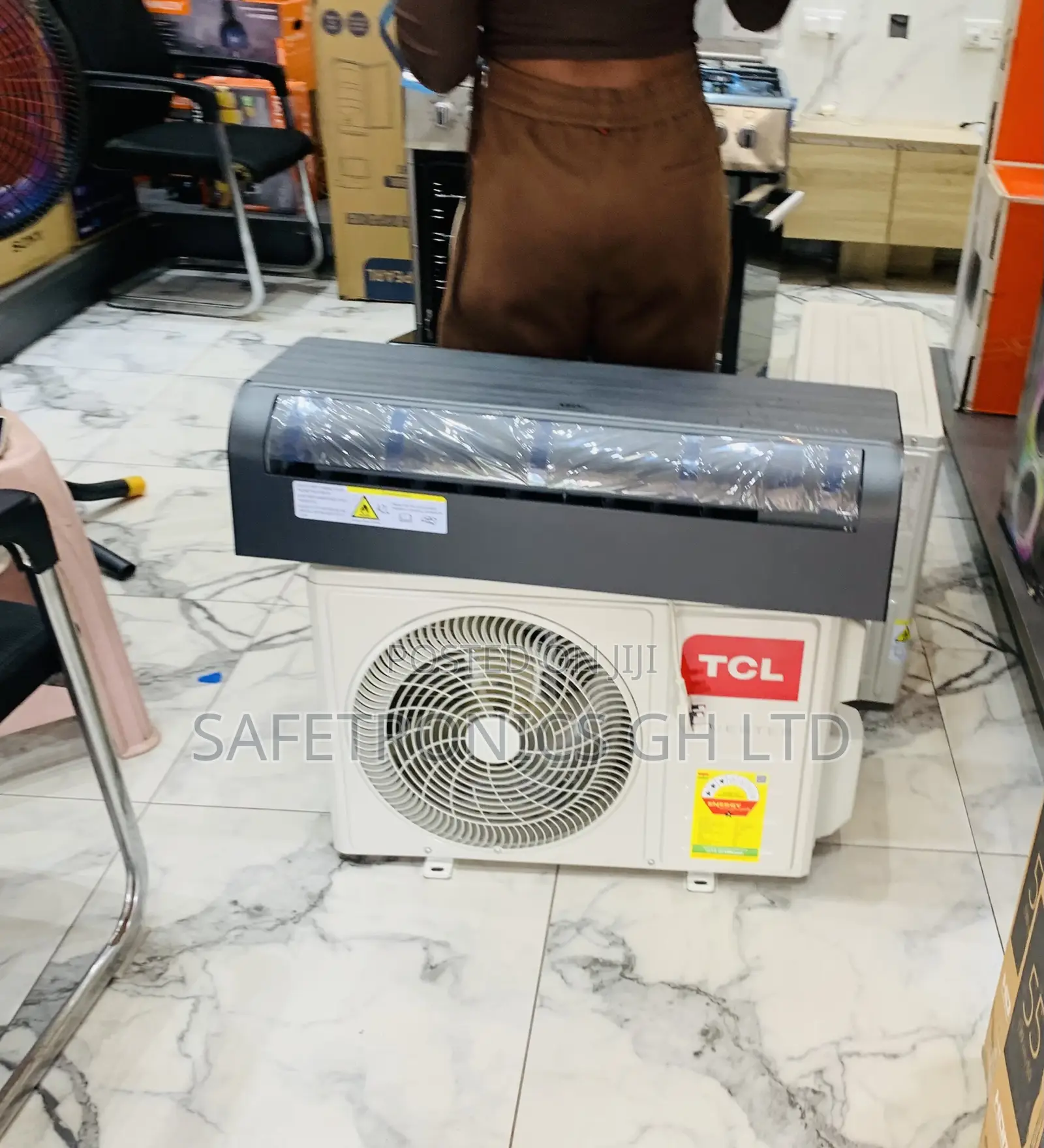 Newly Virtual TCL 2.5hp R410 Inverter Air Con Grey Black Mirror Glass