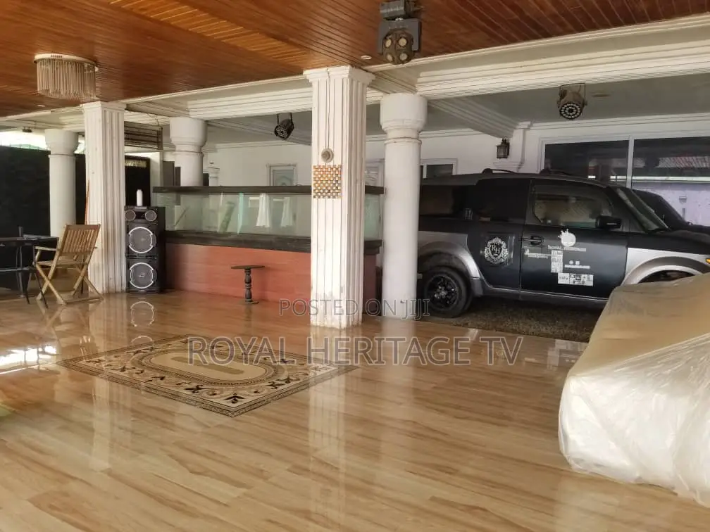 4 Bedroom Executive Home With Gym, Bar Pool Table