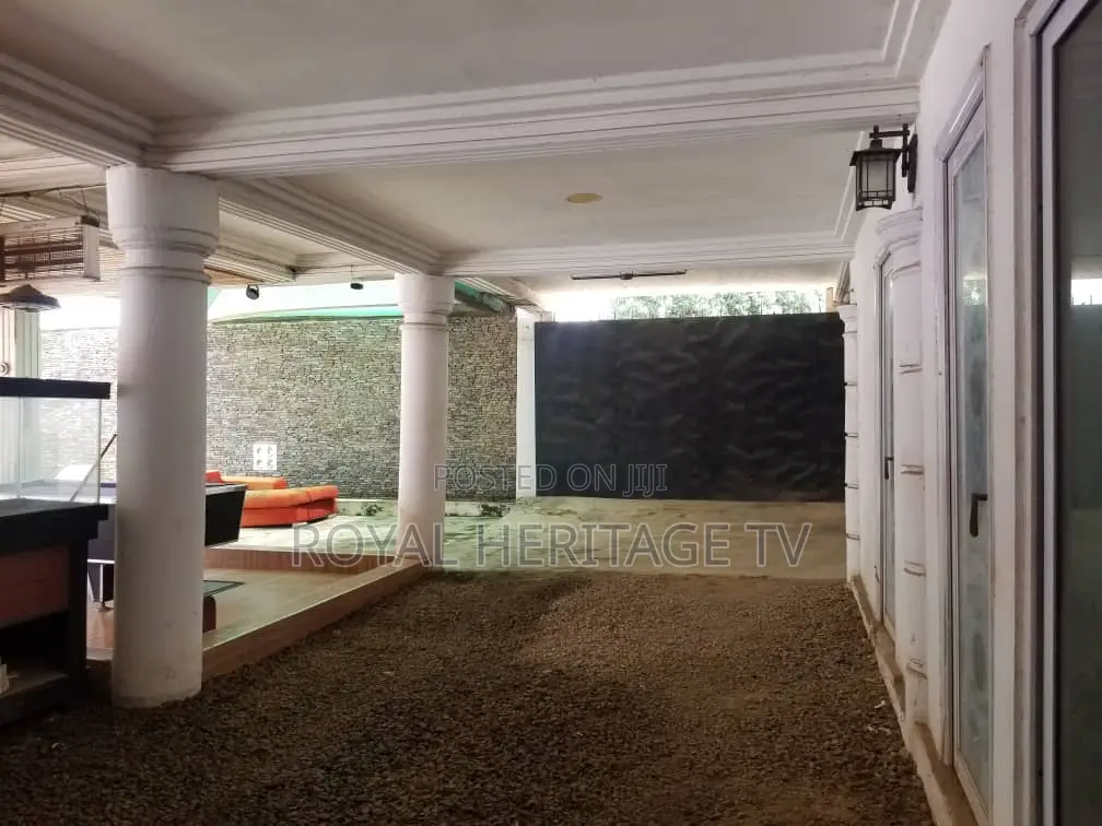 4 Bedroom Executive Home With Gym, Bar Pool Table