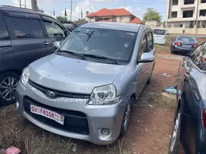 Toyota Sienta 2010 Silver