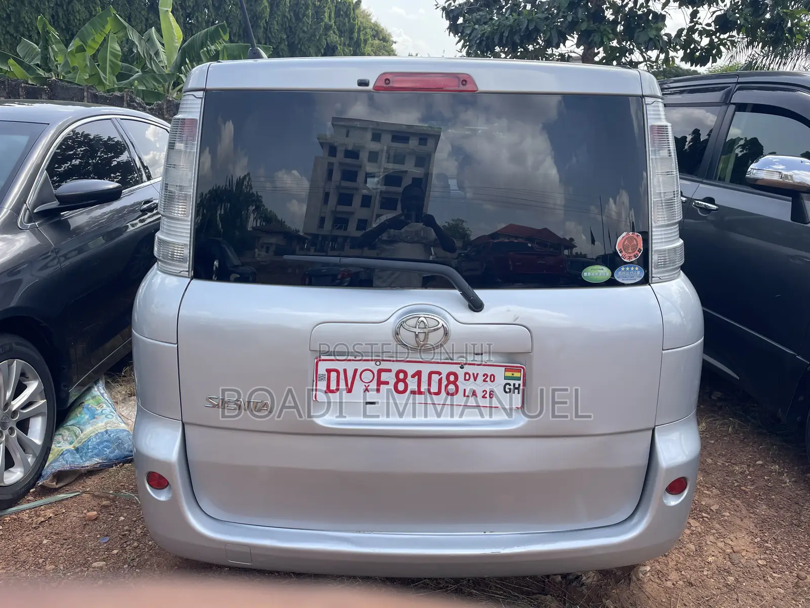 Toyota Sienta 2010 Silver