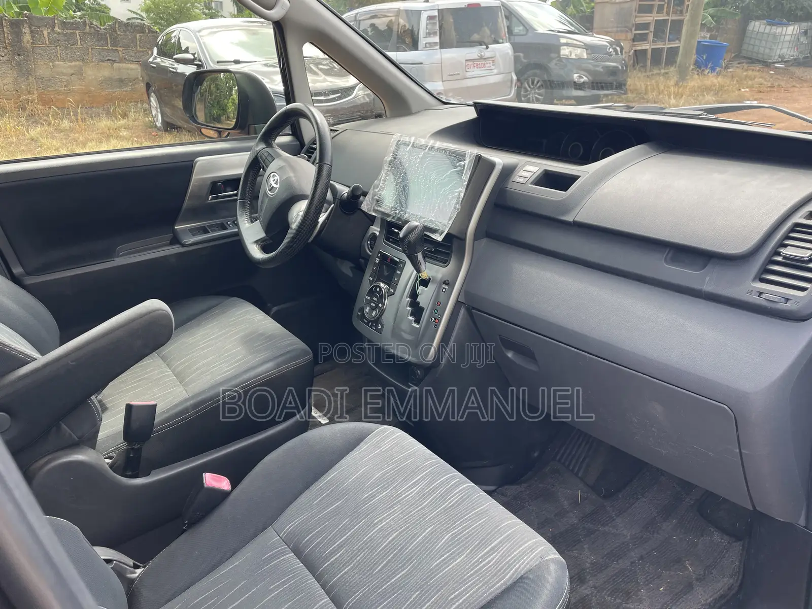 Toyota Voxy 2010 Black