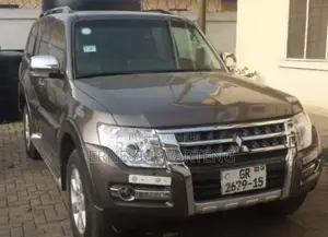 Mitsubishi Pajero 2015 Silver