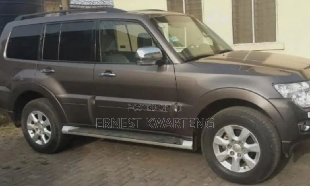 Mitsubishi Pajero 2015 Silver