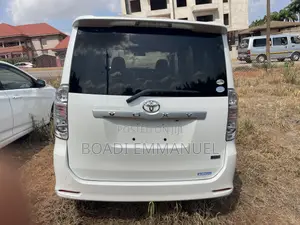 Toyota Voxy 2012 White