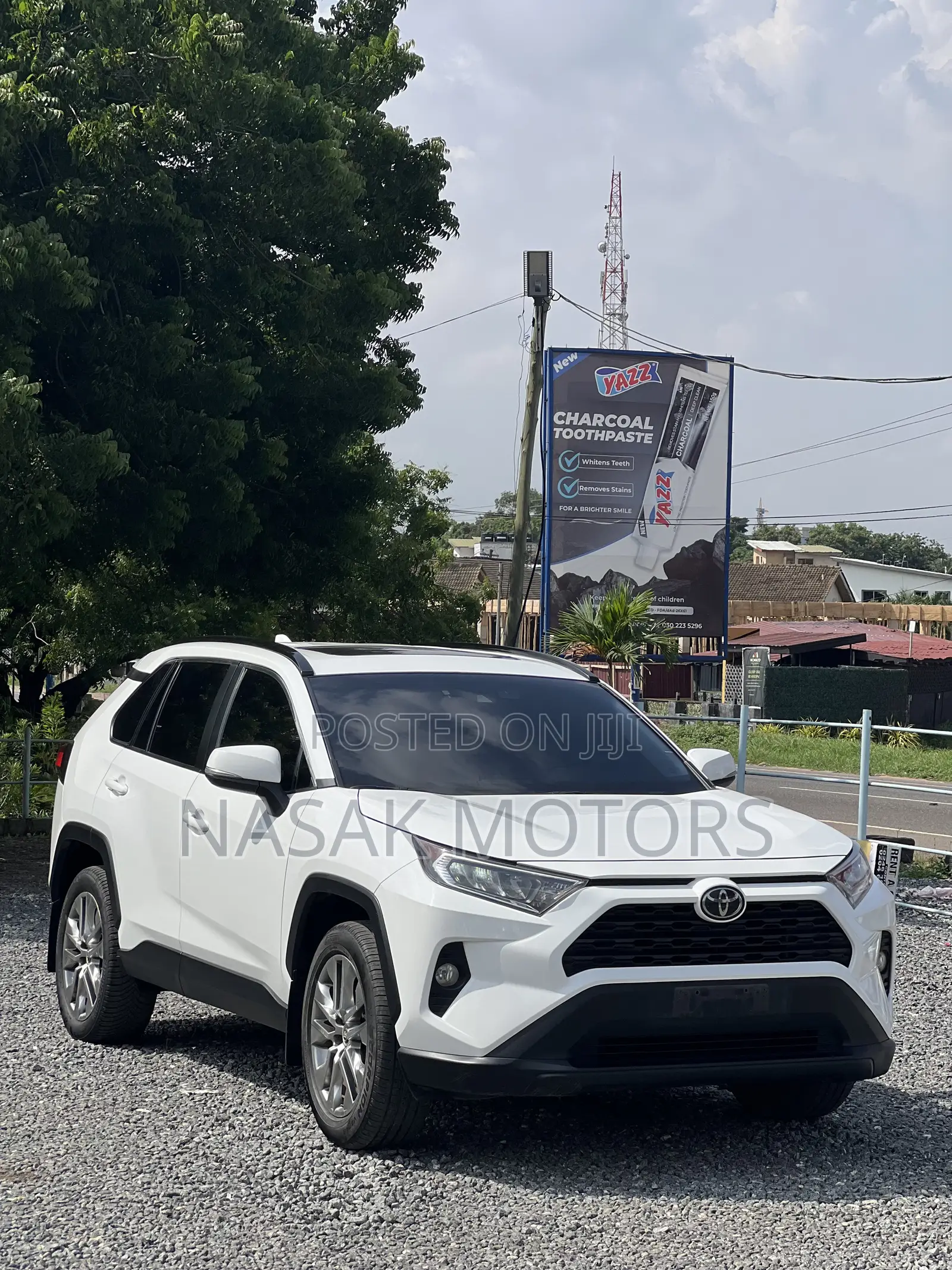 Toyota RAV4 XLE AWD 2020 White