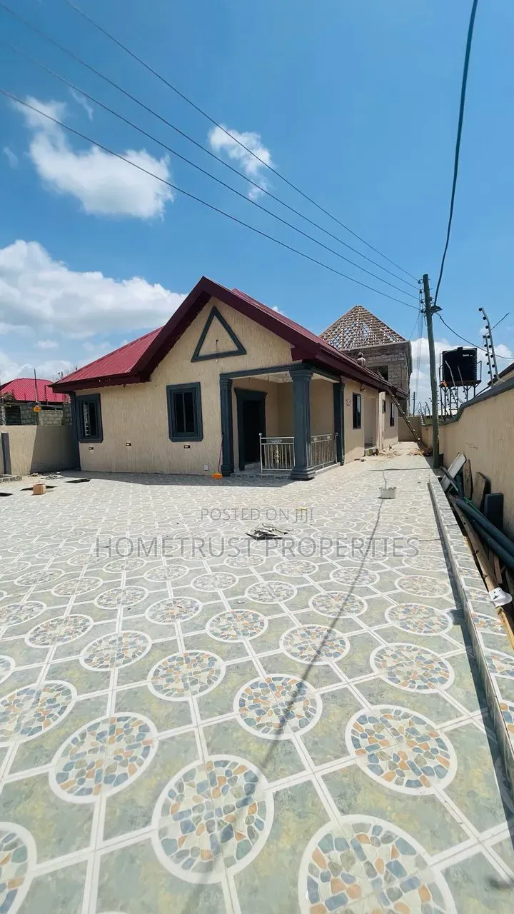 3bdrm House in Ablekuma Peace, Manhean for sale
