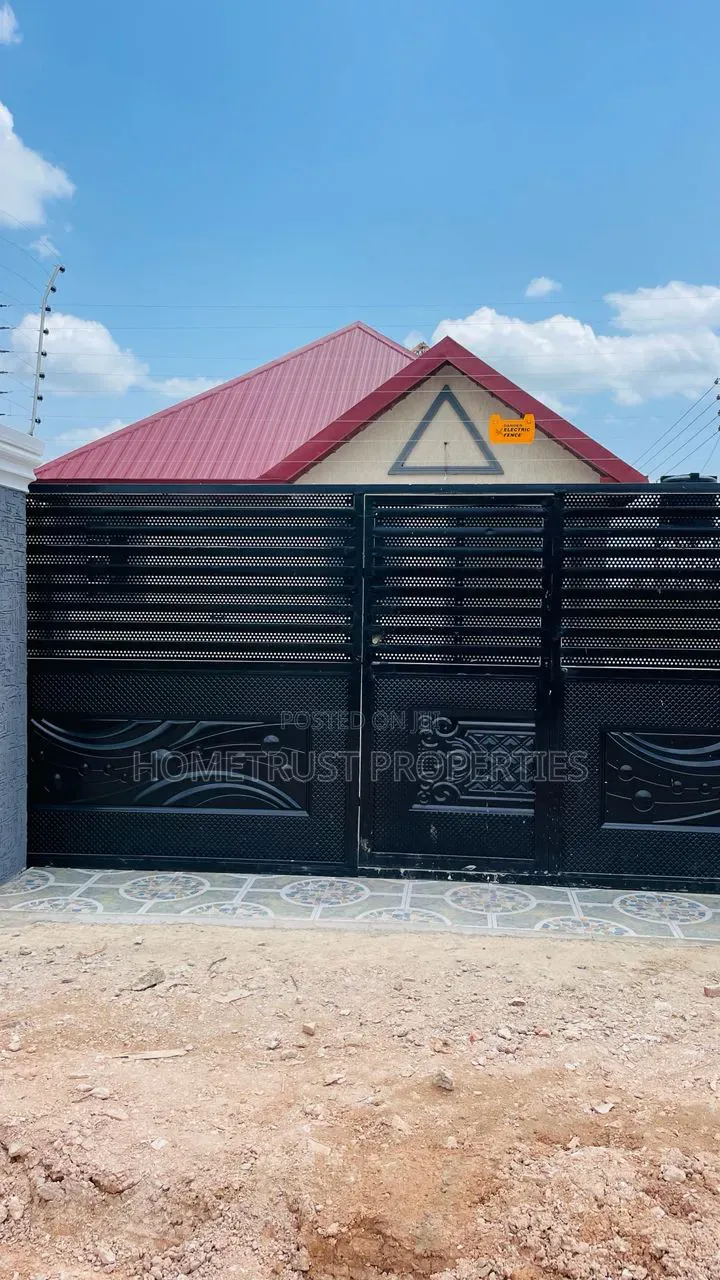 3bdrm House in Ablekuma Peace, Manhean for sale