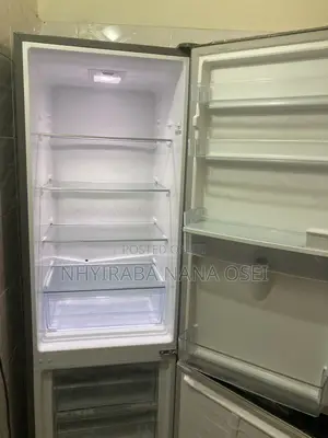 Urgent Sale — Hisense 248l Fridge With Water Dispenser Amasaman