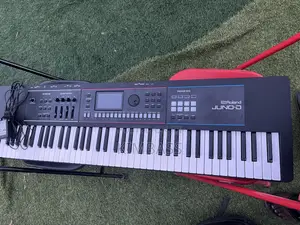 Roland Juno D7