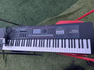 Roland Juno D7
