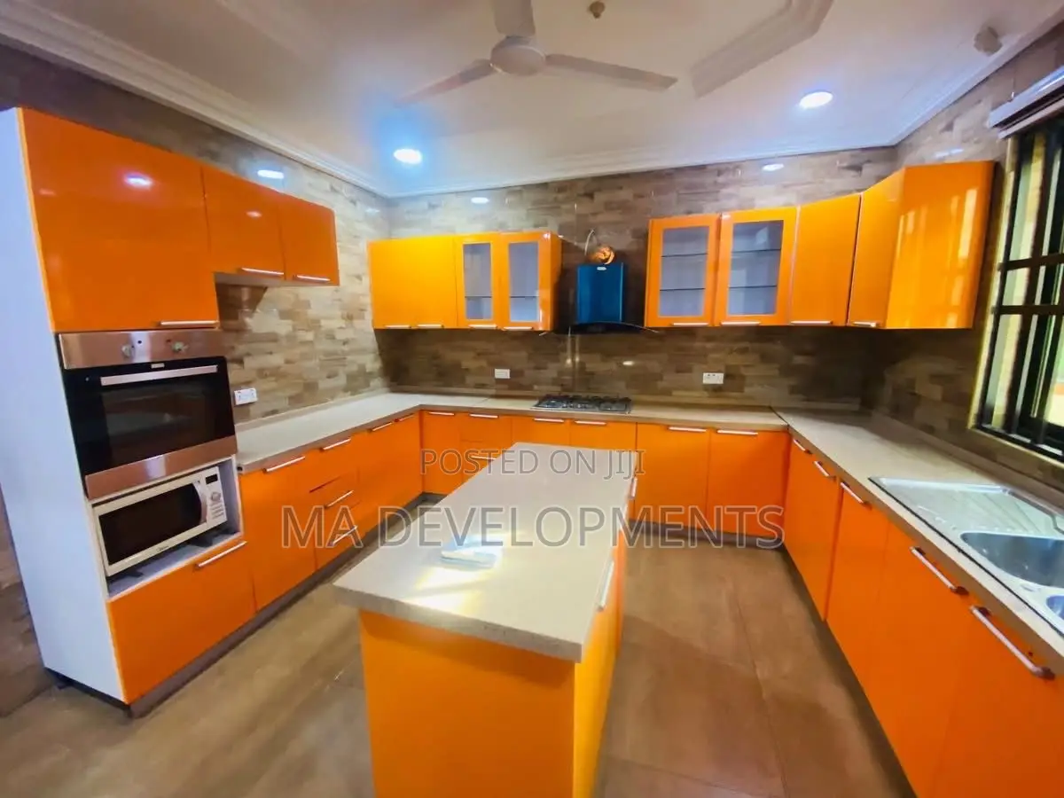 6bdrm House in Madev Realty, Dzorwulu for rent