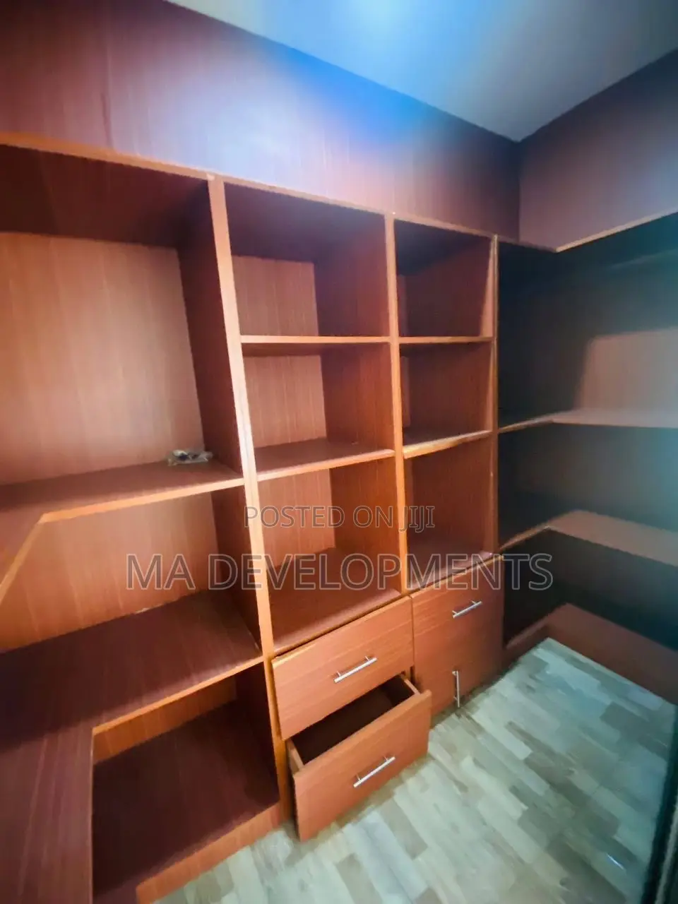 6bdrm House in Madev Realty, Dzorwulu for rent