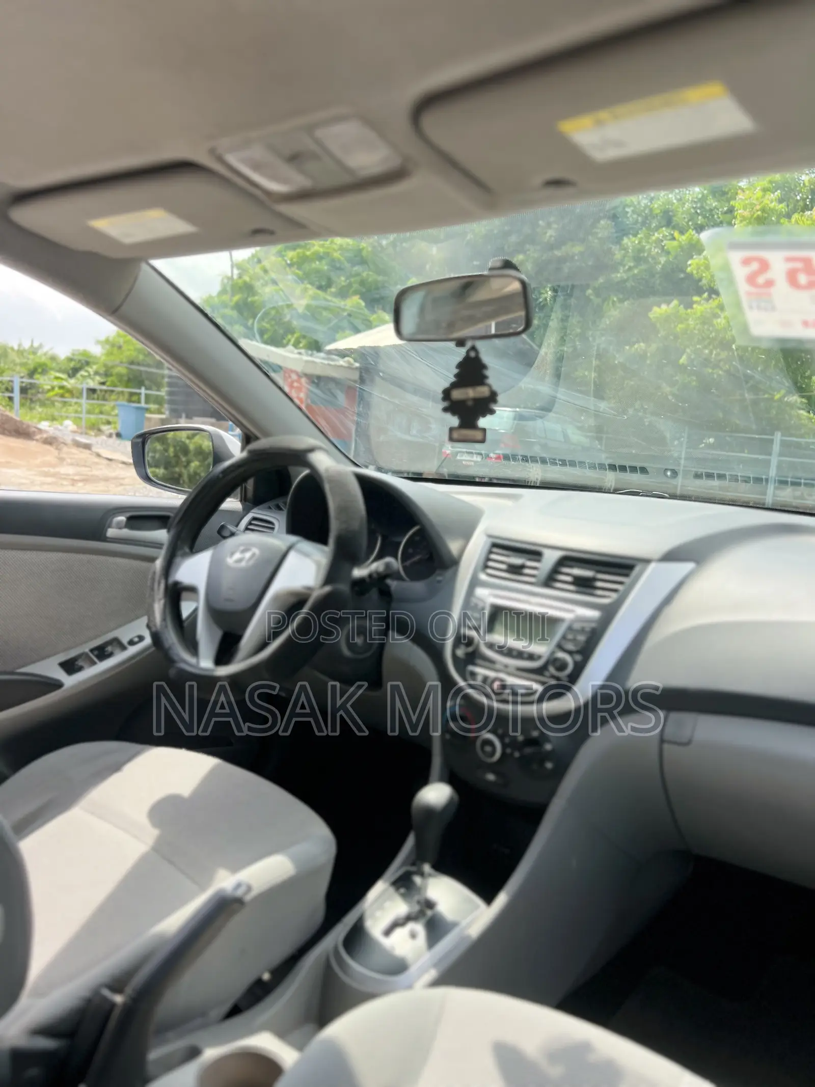 Hyundai Accent 2011 Silver