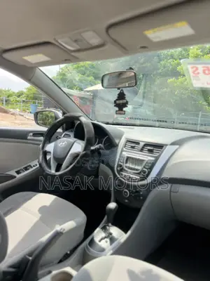Hyundai Accent 2011 Silver