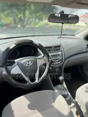 Hyundai Accent 2011 Silver