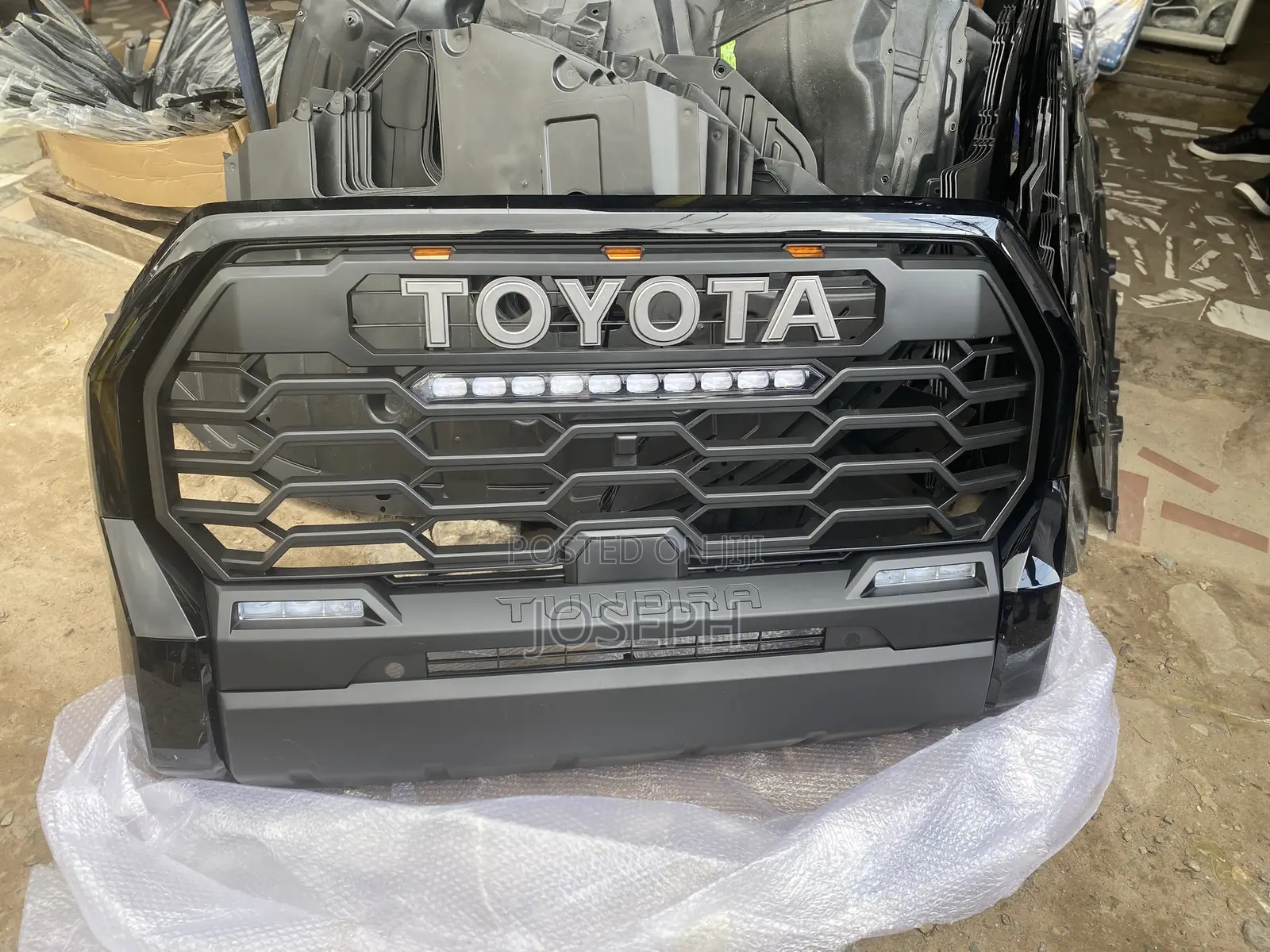 Tundra 2022,2023,2024 Front Grille