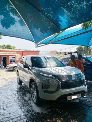 Mitsubishi Outlander 2023 White