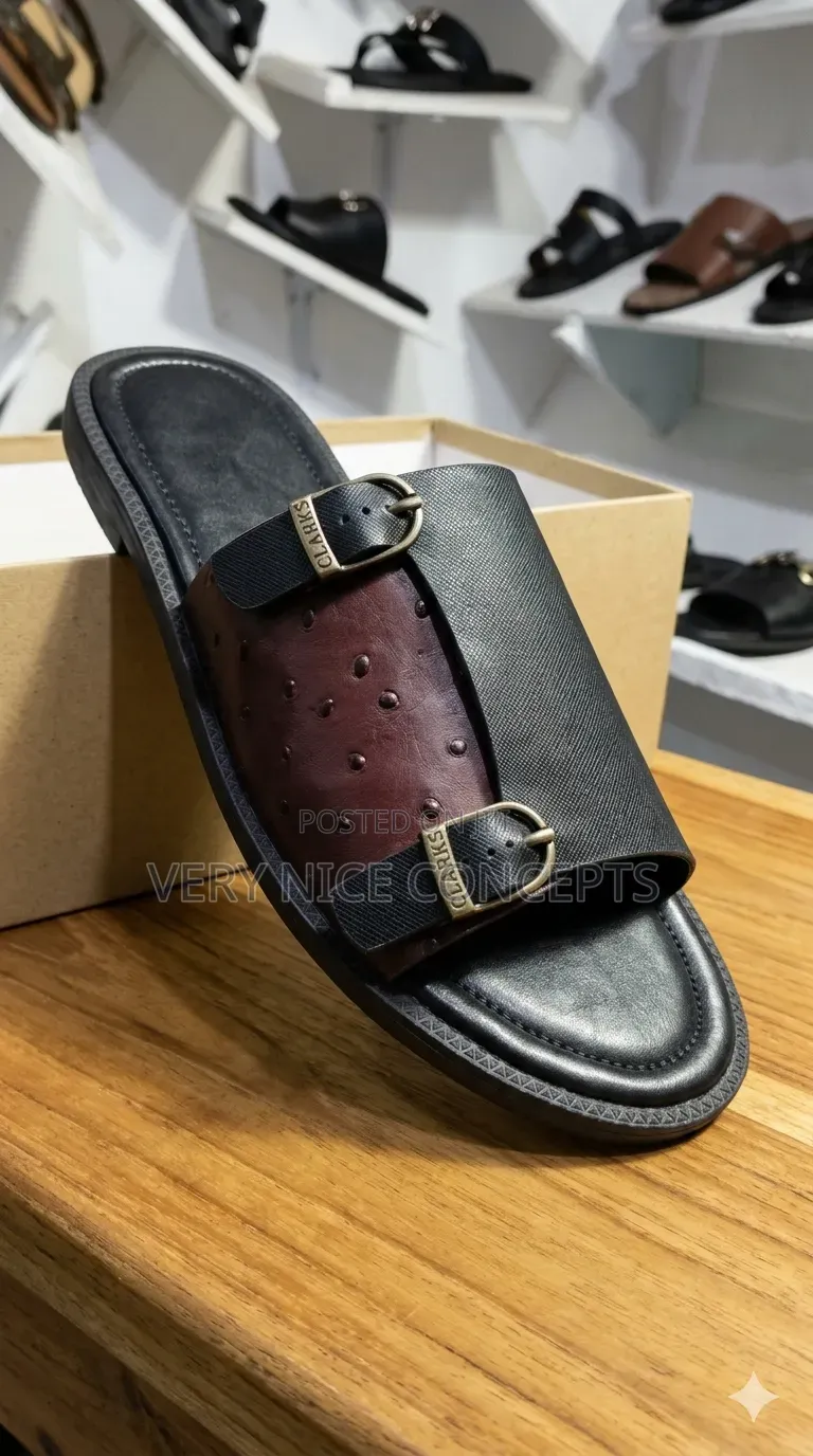 Luxury Ostrich Pattern Leather Slides - Men's Buckle Design