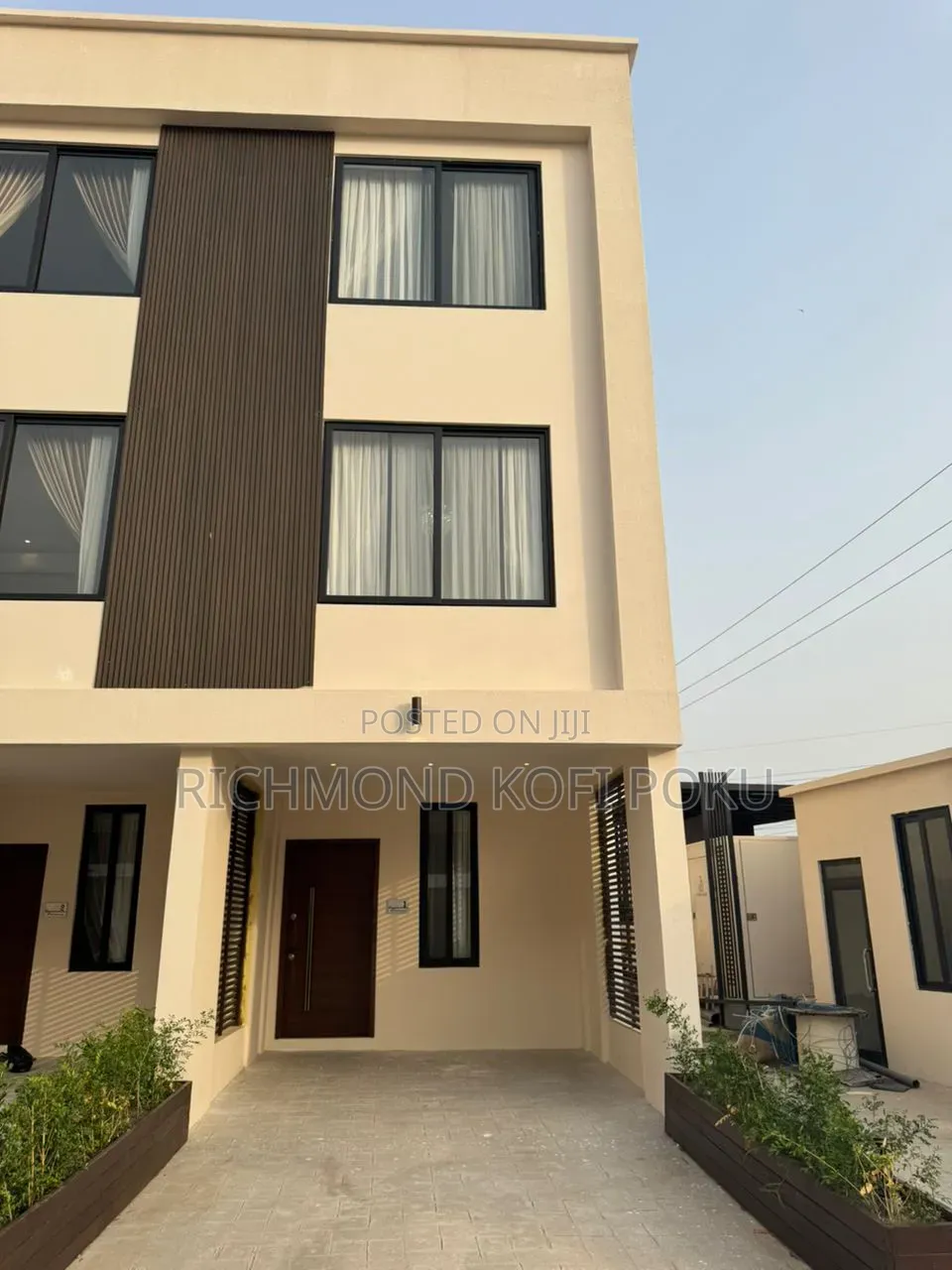 Furnished 3bdrm Townhouse / Terrace in Kofis Realty, Lashibi for rent