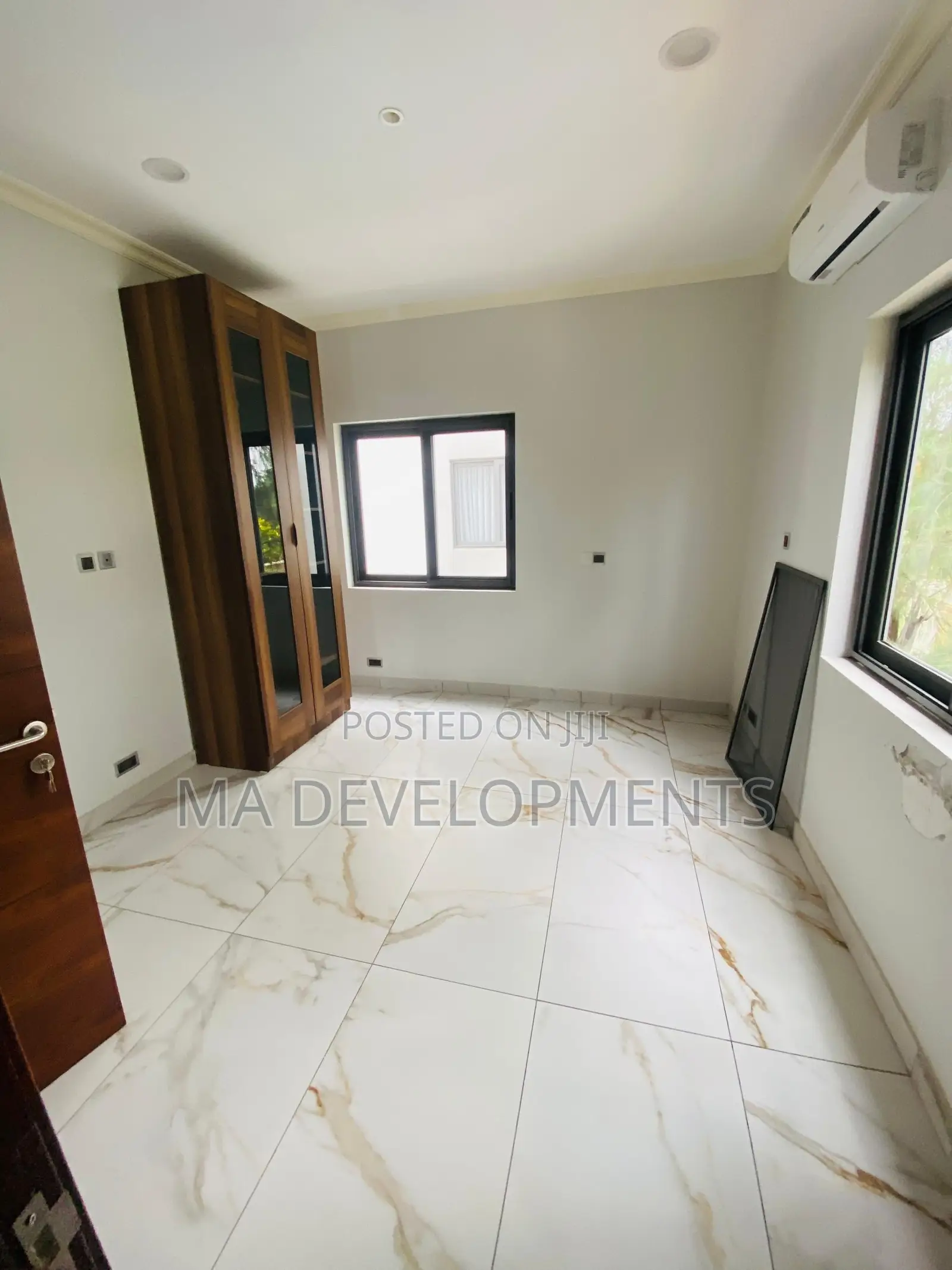 Furnished 5bdrm Townhouse / Terrace for rent