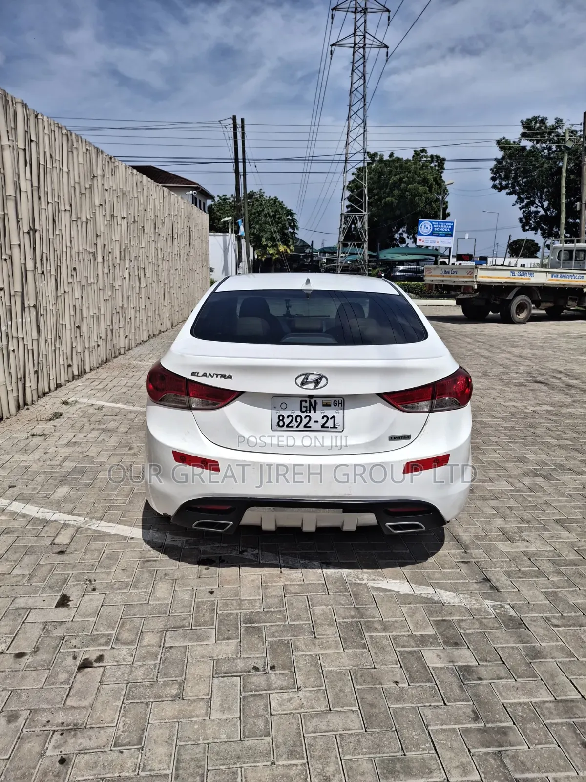 Hyundai Elantra 2012 White