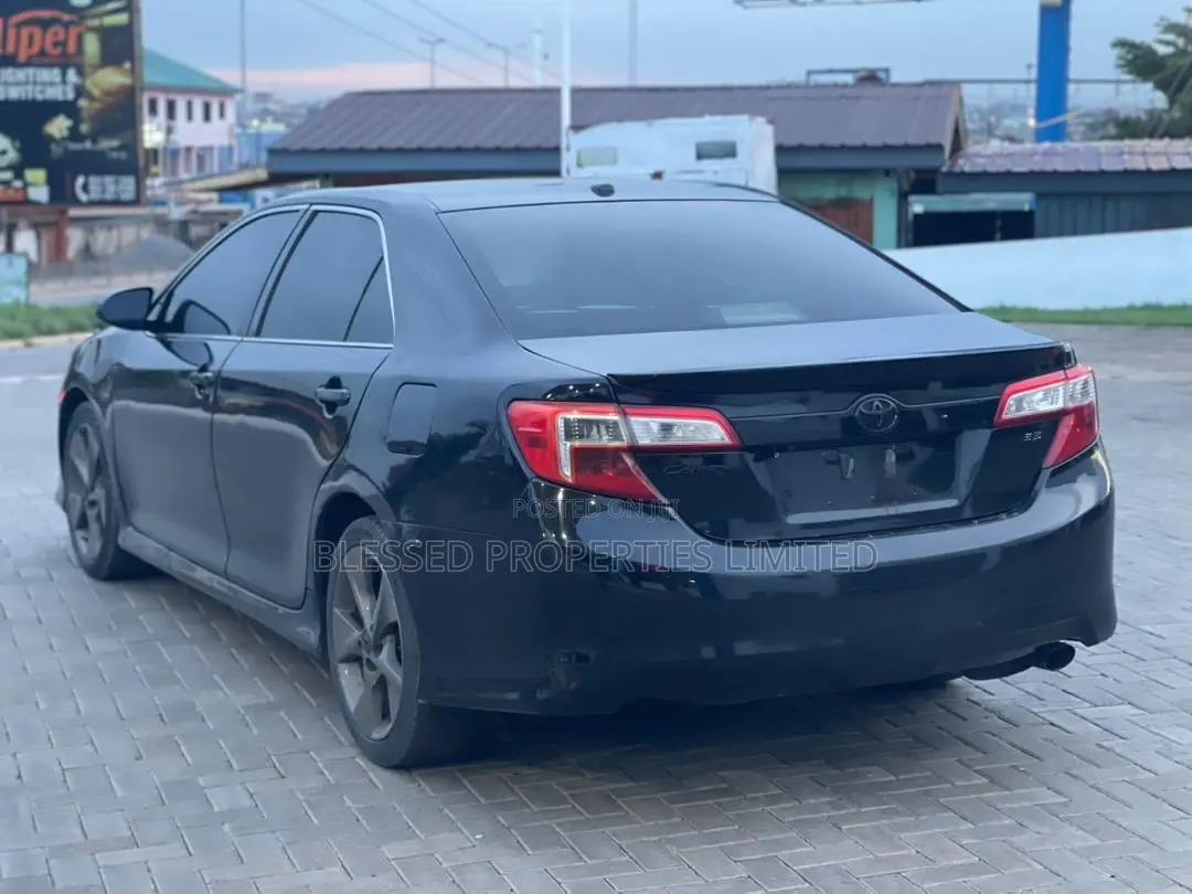 Toyota Camry SE 4dr Sedan (2.5L 4cyl 6A) 2014 Black