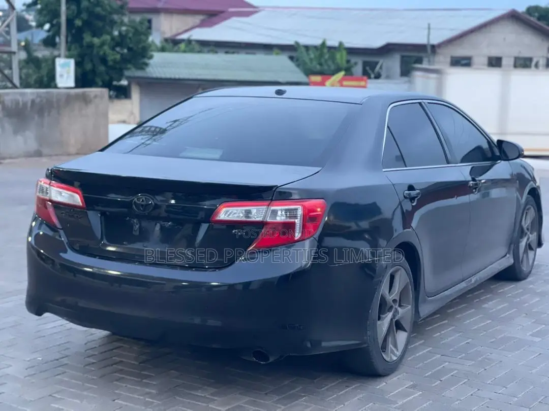 Toyota Camry SE 4dr Sedan (2.5L 4cyl 6A) 2014 Black