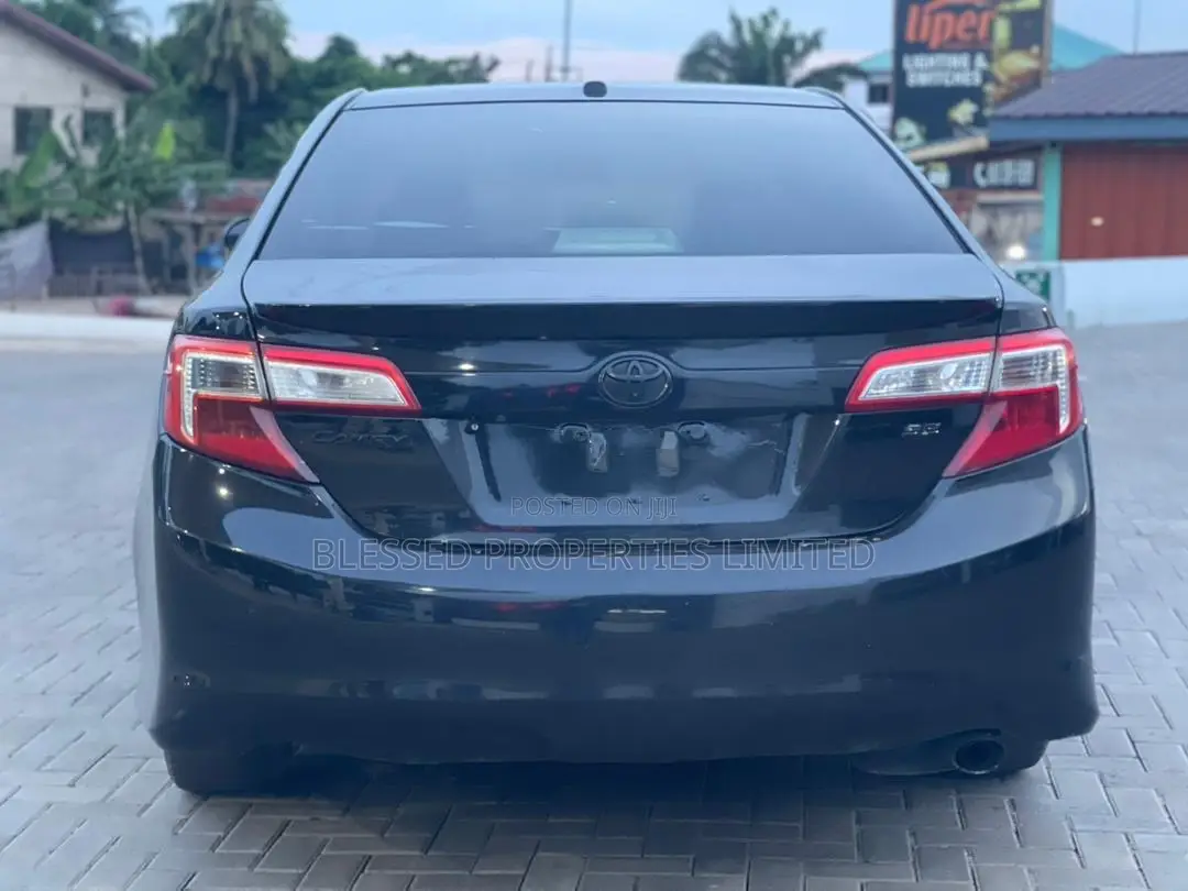 Toyota Camry SE 4dr Sedan (2.5L 4cyl 6A) 2014 Black