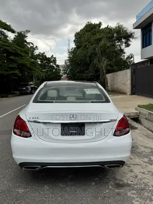 Mercedes-Benz C300 Luxury 4dr RWD Sedan (2.0L 4cyl 7A) 2015 White