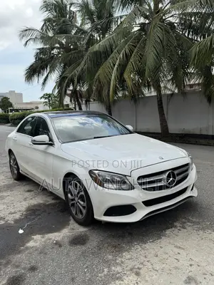 Mercedes-Benz C300 Luxury 4dr RWD Sedan (2.0L 4cyl 7A) 2015 White