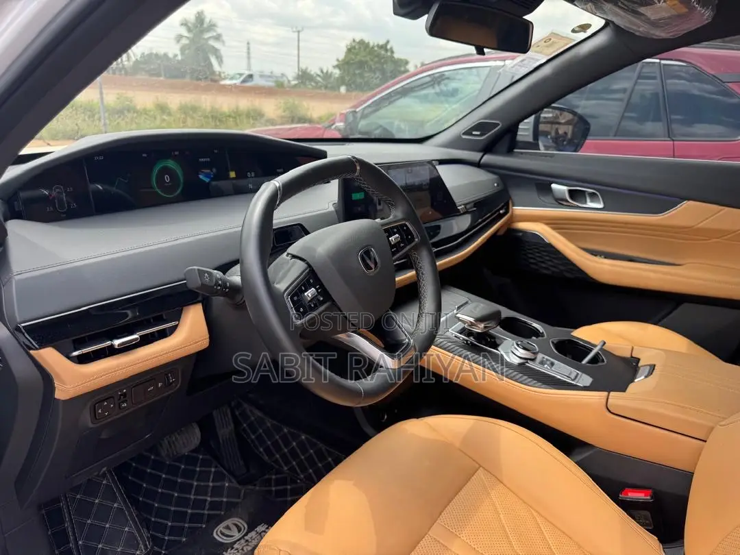 Changan UNI-K 1.5 Hybrid FWD 2025 White
