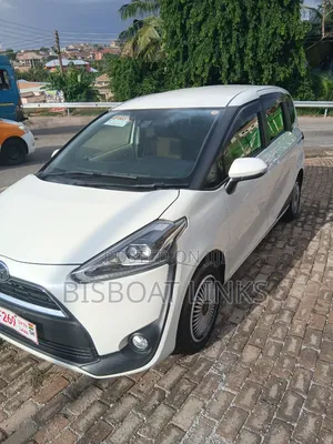 Toyota Sienta 1.5 AWD 2015 Beige
