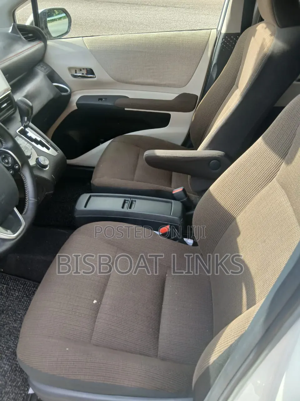 Toyota Sienta 1.5 AWD 2015 Beige