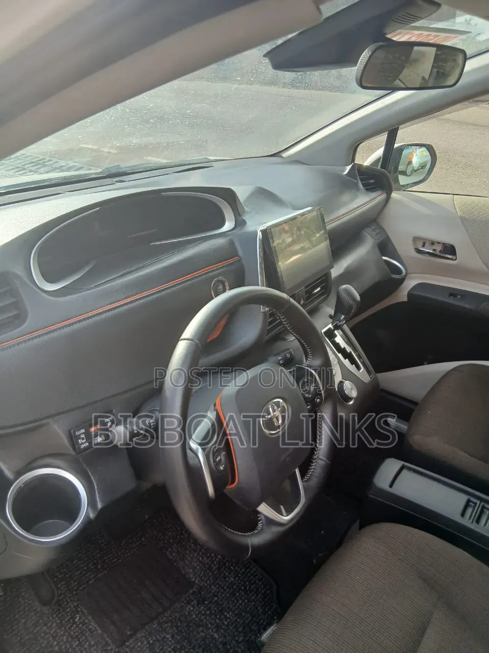 Toyota Sienta 1.5 AWD 2015 Beige