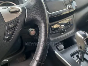 Nissan Sentra 2018 Silver